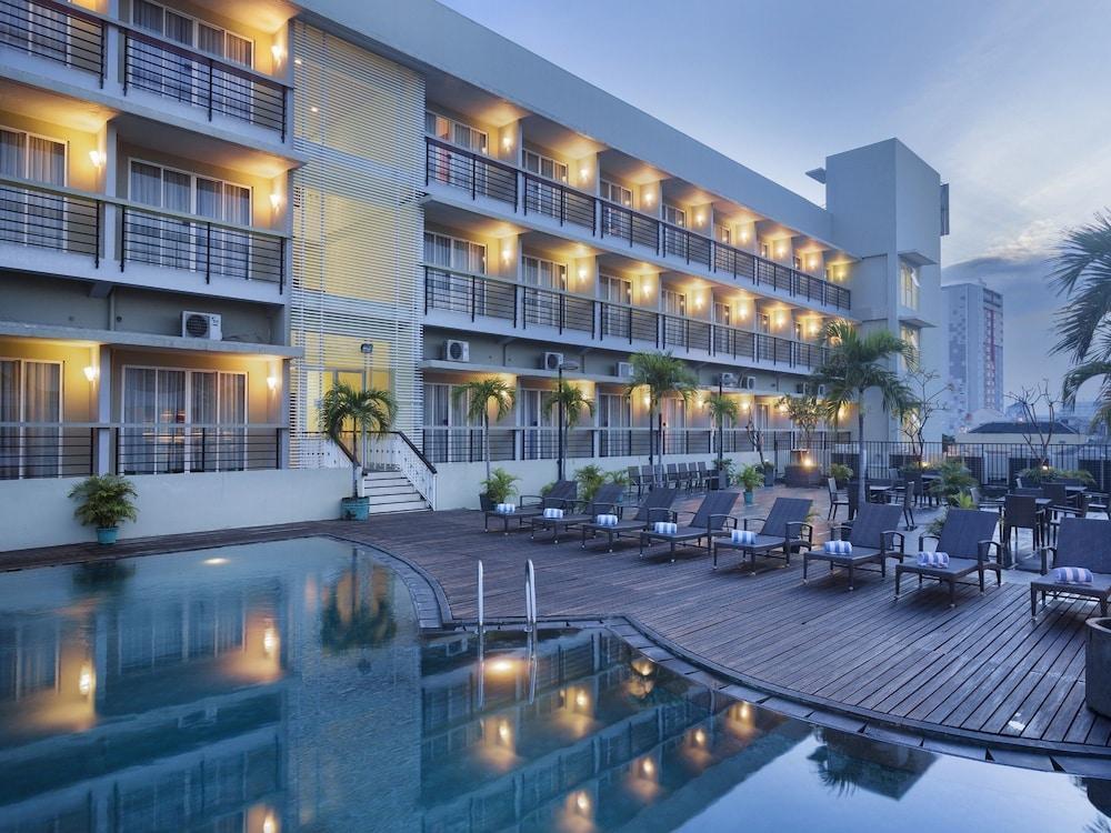 Quest Hotel Simpang Lima - Semarang By Aston Εξωτερικό φωτογραφία